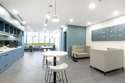 Zhongshan Mall (D12), Office #504849931